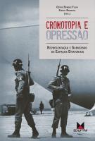 Capa em tom azulado, com textos em vermelho e cinza, indicando título, com imagem histórica do período ditatorial de 1964, com dois militares à frente e parte do Congresso Nacional ao fundo.